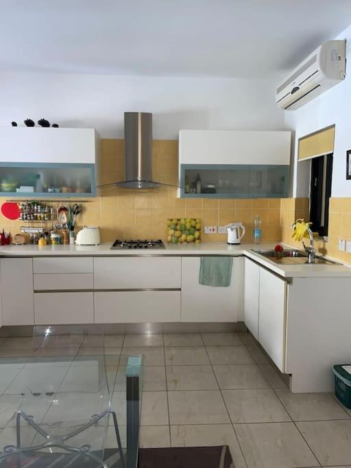 Lovely, Modern, Bright Maisonette. Heart Of 슬리에마 외부 사진